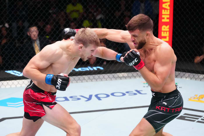 Arnold Allen vs. Calvin Kattar